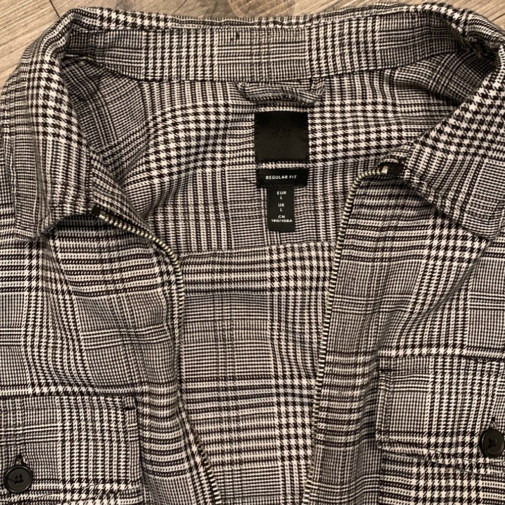 H&M zip up over shirt - Picture 2 of 2
